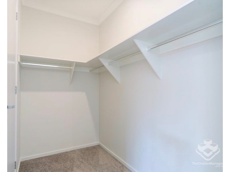 11 Watertower St, Park Ridge QLD 4125