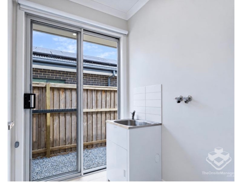 11 Watertower St, Park Ridge QLD 4125