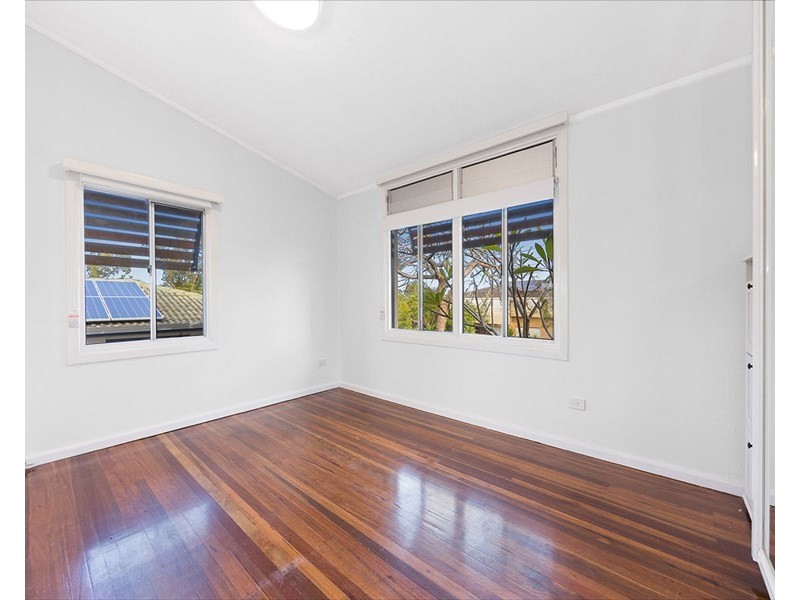 32 Trood Street, Macgregor QLD 4109