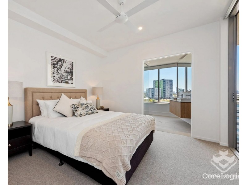 54 Lincoln Street, Greenslopes QLD 4120