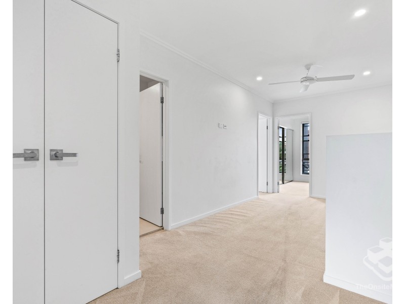 50/1 Vue Boulevard, Robina QLD 4226