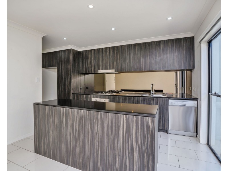 ID:21197470/18 Archipelago Street, Pacific Pines QLD 4211