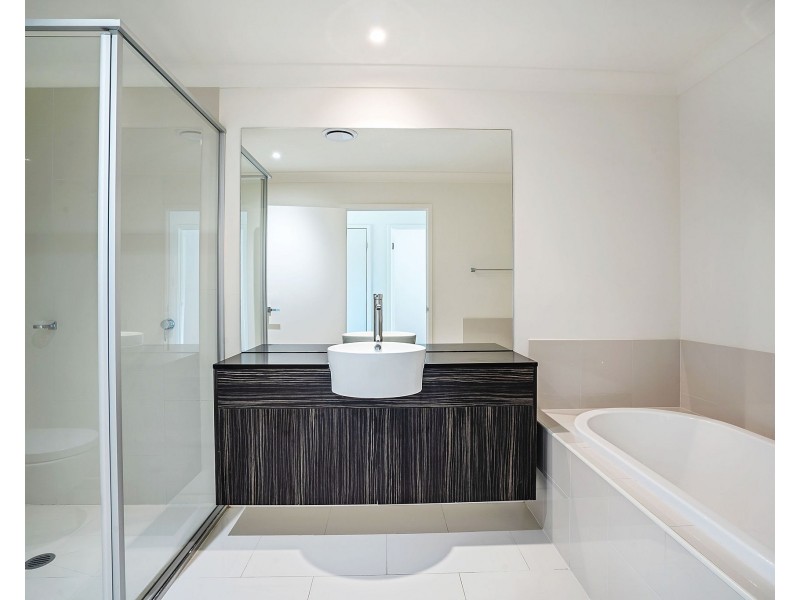 ID:21197470/18 Archipelago Street, Pacific Pines QLD 4211