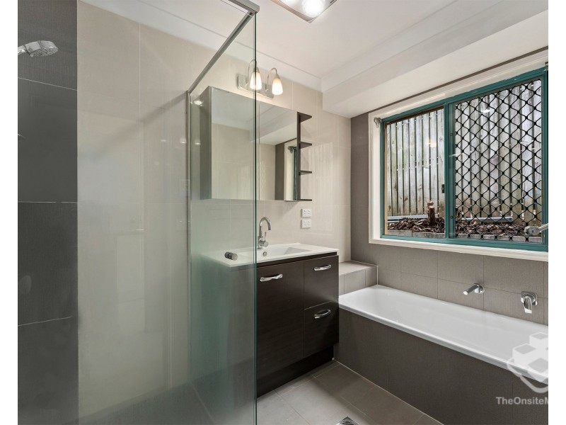 111 Lancaster Circuit, Stretton QLD 4116