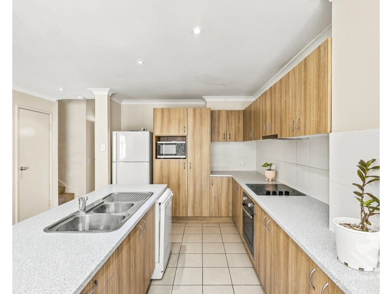 Unit 21/1 Ibis Boulevard, Eli Waters QLD 4655