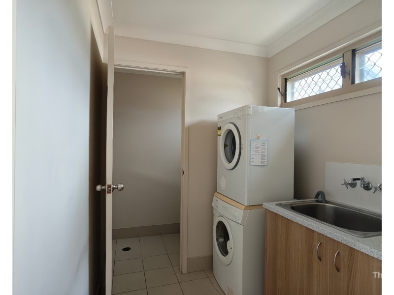 16/1 Ibis Boulevard, Eli Waters QLD 4655