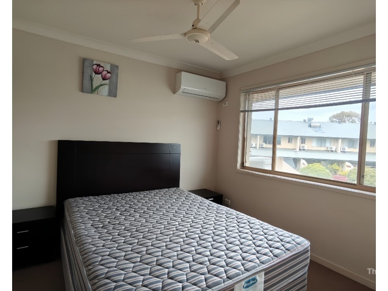16/1 Ibis Boulevard, Eli Waters QLD 4655