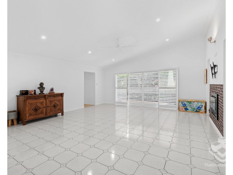 14 Cleveland Place, Stretton QLD 4116
