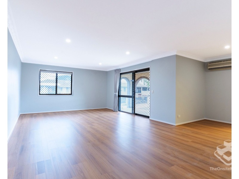 1 Fernshaw Street, Macgregor QLD 4109