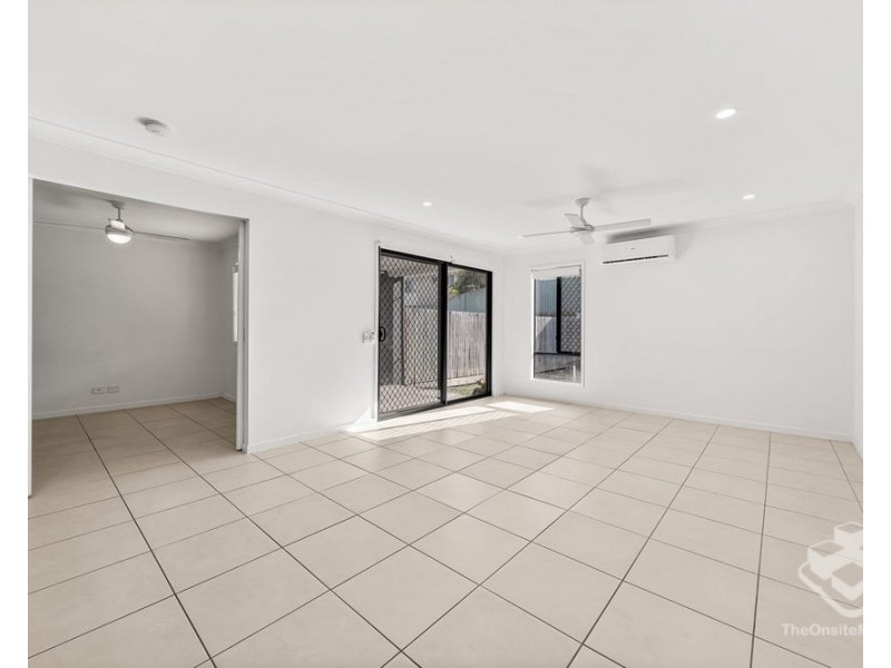 35 Huon Place, Hillcrest QLD 4118
