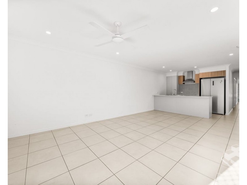 35 Huon Place, Hillcrest QLD 4118