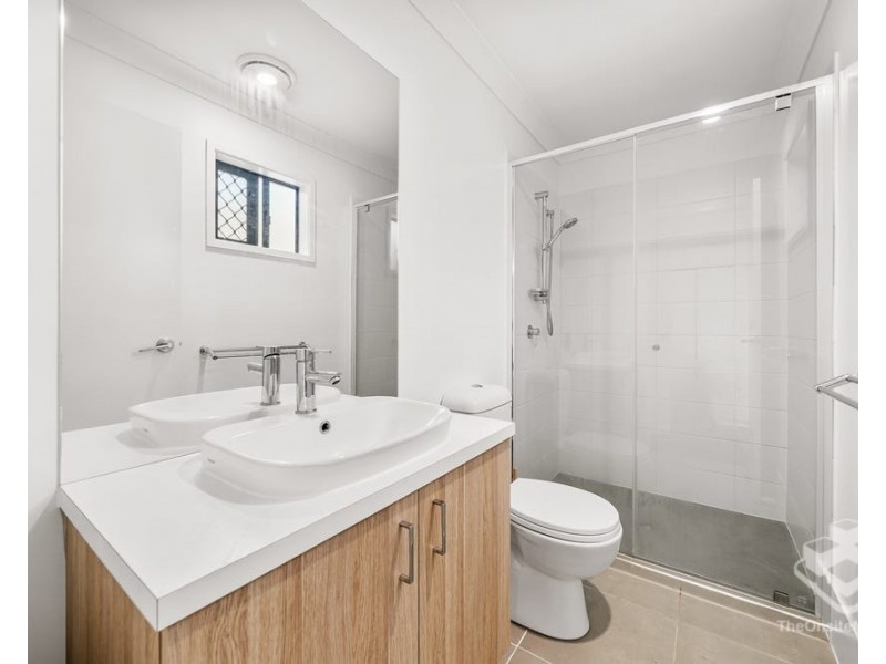 35 Huon Place, Hillcrest QLD 4118