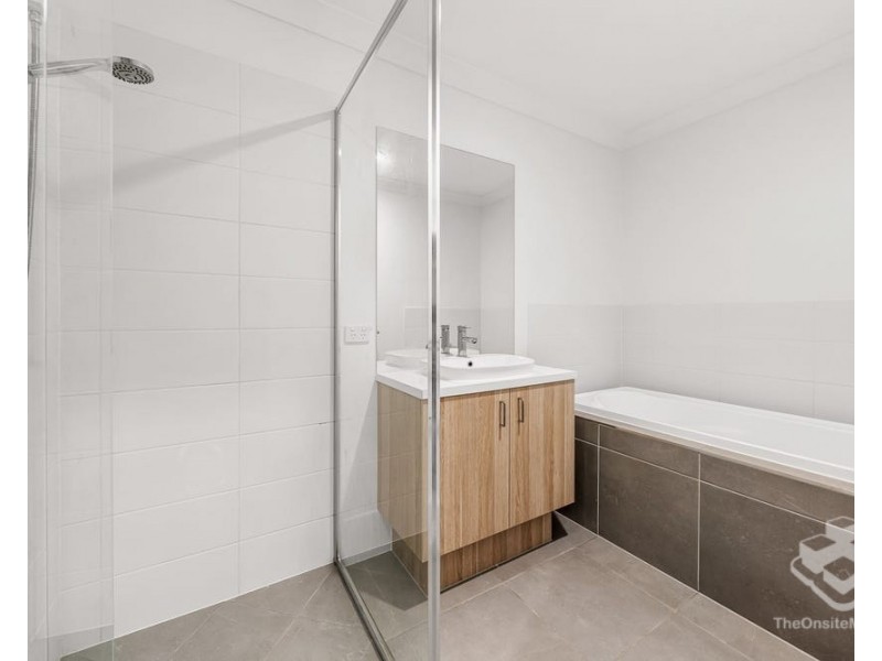 35 Huon Place, Hillcrest QLD 4118