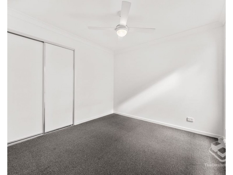 35 Huon Place, Hillcrest QLD 4118