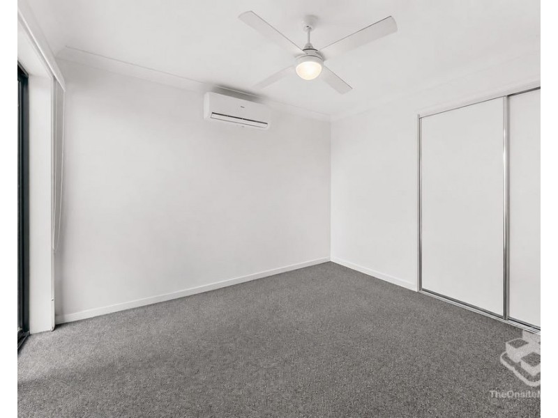 35 Huon Place, Hillcrest QLD 4118