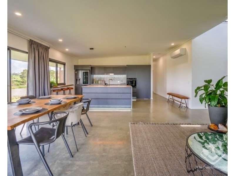81 Peppermint Circuit, Nikenbah QLD 4655