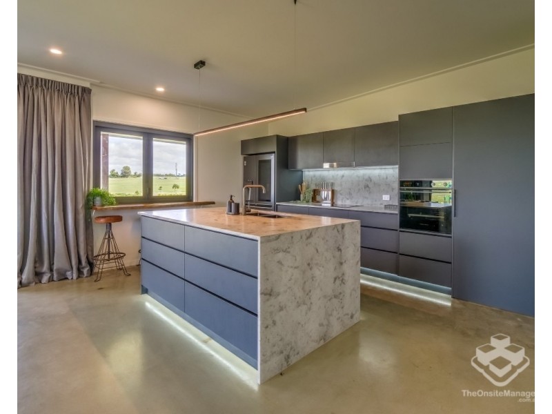 81 Peppermint Circuit, Nikenbah QLD 4655