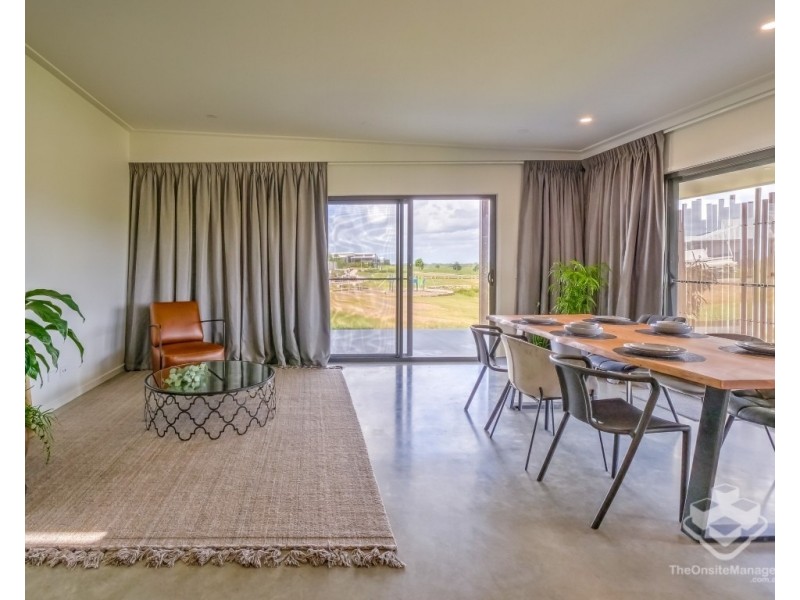 81 Peppermint Circuit, Nikenbah QLD 4655