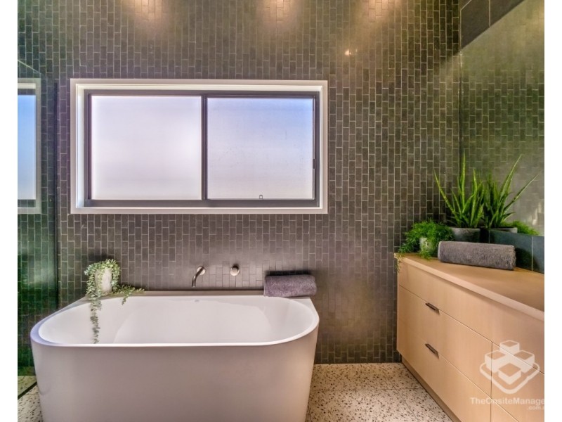 81 Peppermint Circuit, Nikenbah QLD 4655