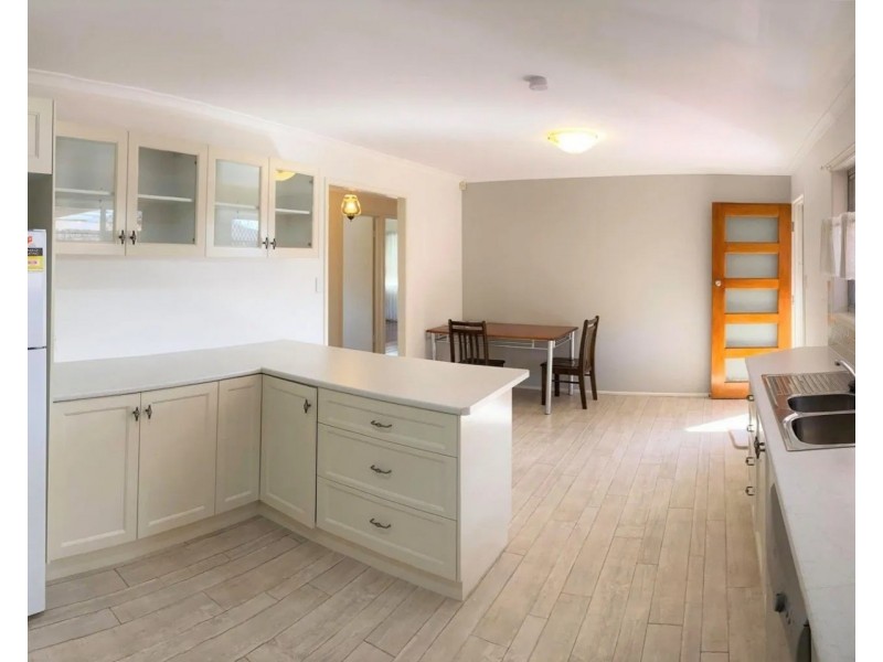 10 Prudence Street, Robertson QLD 4109