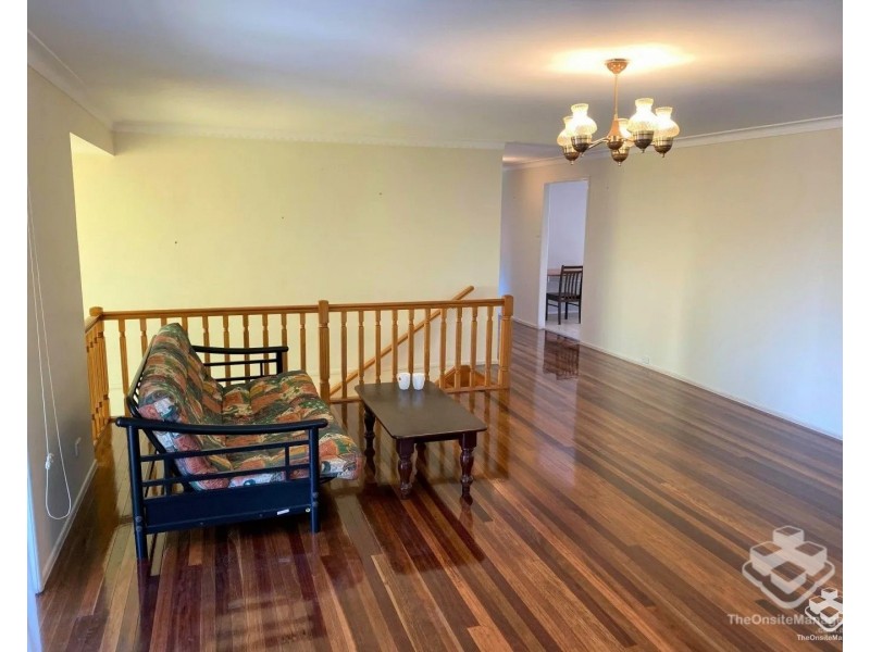 10 Prudence Street, Robertson QLD 4109