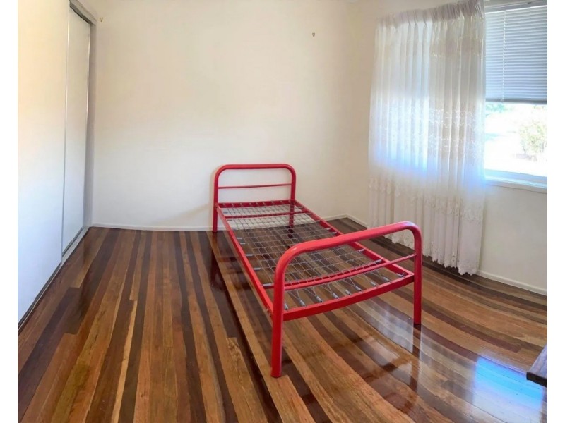 10 Prudence Street, Robertson QLD 4109