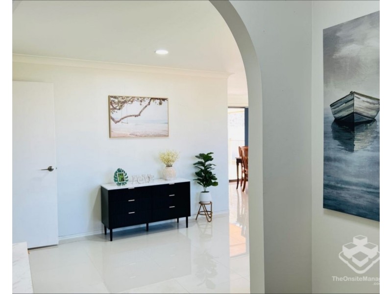 40 Oxley Drive, Paradise Point QLD 4216