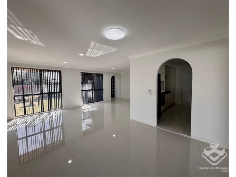 40 Oxley Drive, Paradise Point QLD 4216