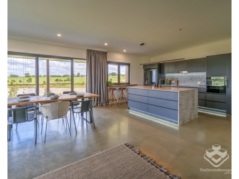 81 Peppermint Circuit, Nikenbah QLD 4655