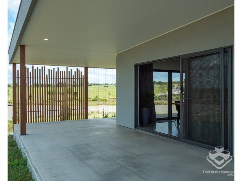 81 Peppermint Circuit, Nikenbah QLD 4655