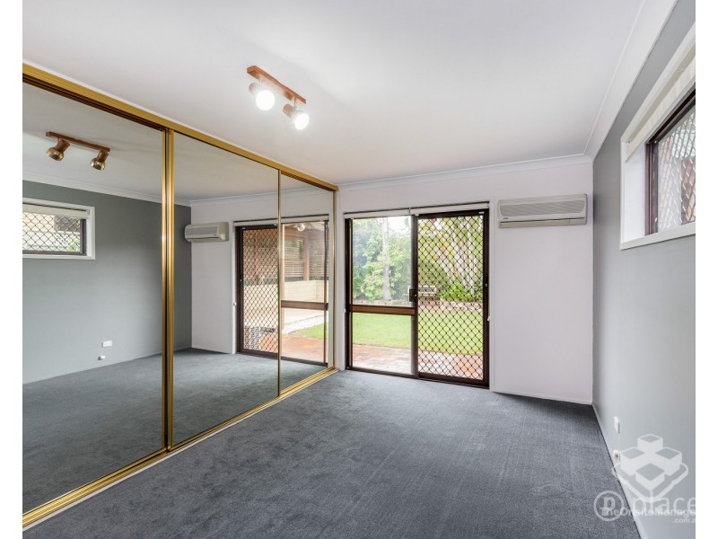 5 Brodick Street, Carindale QLD 4152