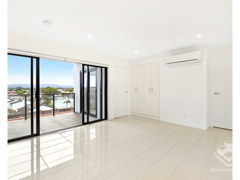ID:21198733/9 Hooker Boulevard, Broadbeach Waters QLD 4218