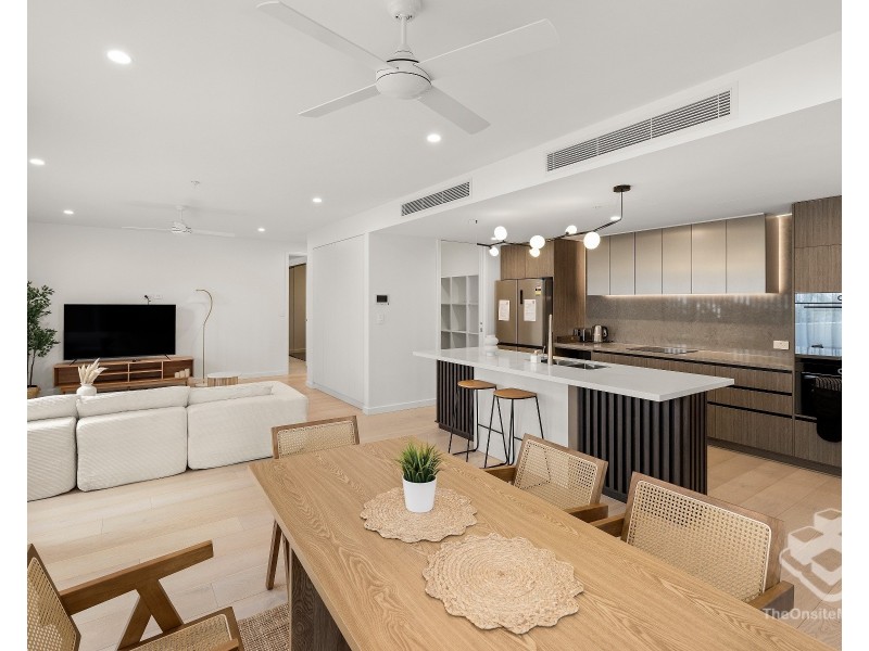 1208/580 Nerang Broadbeach Road, Carrara QLD 4211