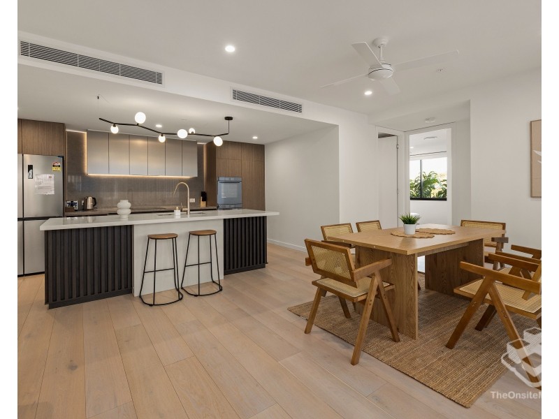 1208/580 Nerang Broadbeach Road, Carrara QLD 4211