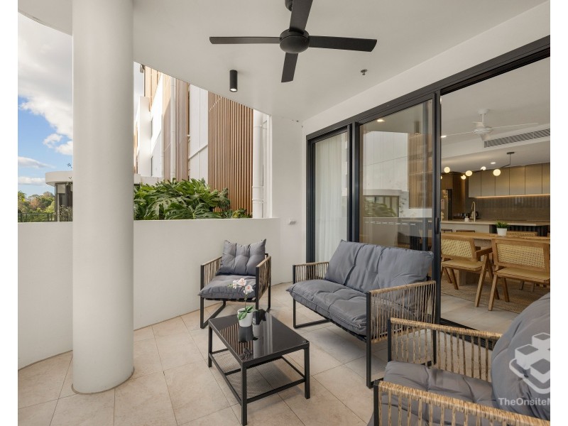 1208/580 Nerang Broadbeach Road, Carrara QLD 4211