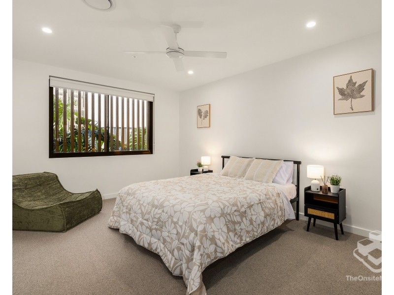 1208/580 Nerang Broadbeach Road, Carrara QLD 4211