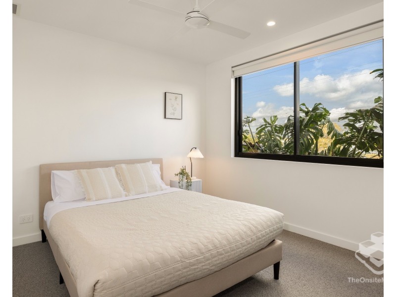 1208/580 Nerang Broadbeach Road, Carrara QLD 4211