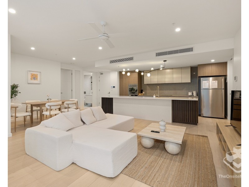 1205/580 Nerang Broadbeach Road, Carrara QLD 4211