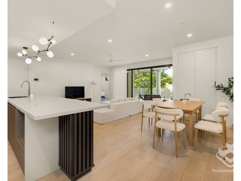 1205/580 Nerang Broadbeach Road, Carrara QLD 4211