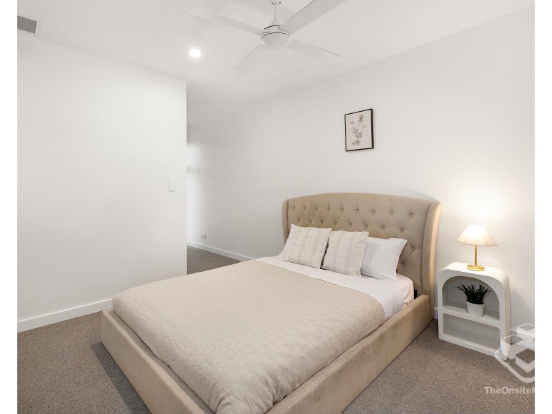 1205/580 Nerang Broadbeach Road, Carrara QLD 4211