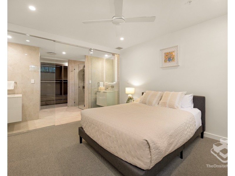 1205/580 Nerang Broadbeach Road, Carrara QLD 4211