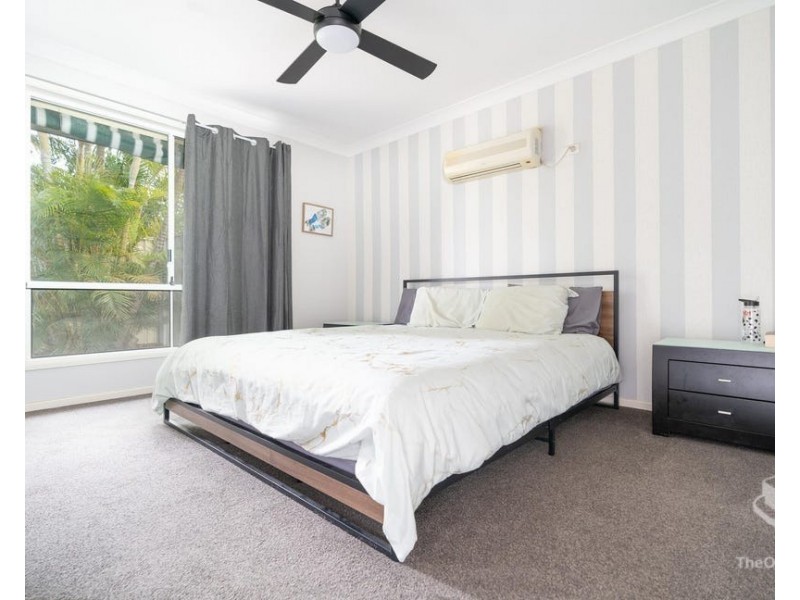 92 Parkes Drive, Helensvale QLD 4212