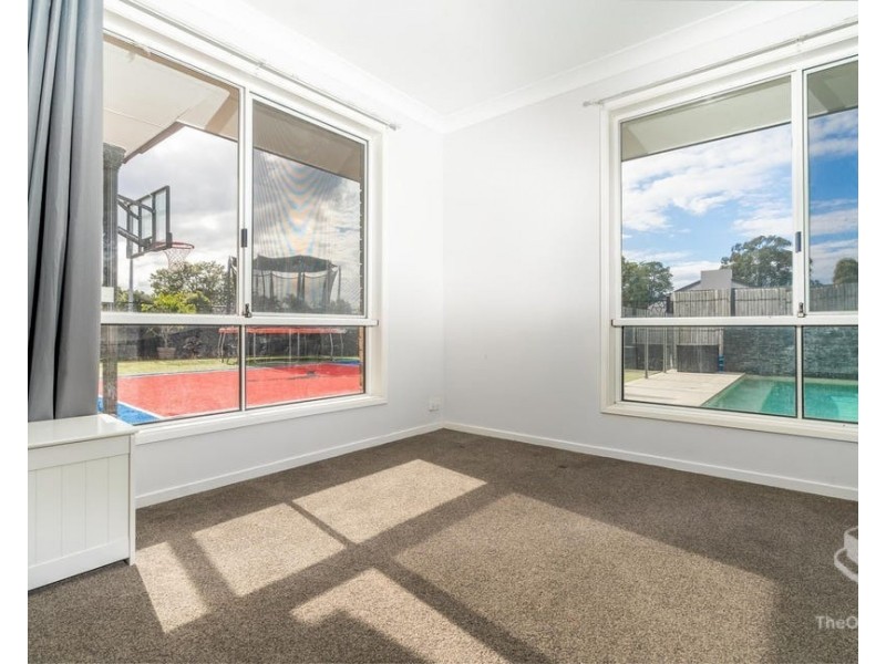 92 Parkes Drive, Helensvale QLD 4212