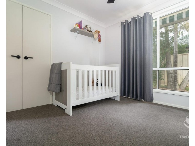 92 Parkes Drive, Helensvale QLD 4212