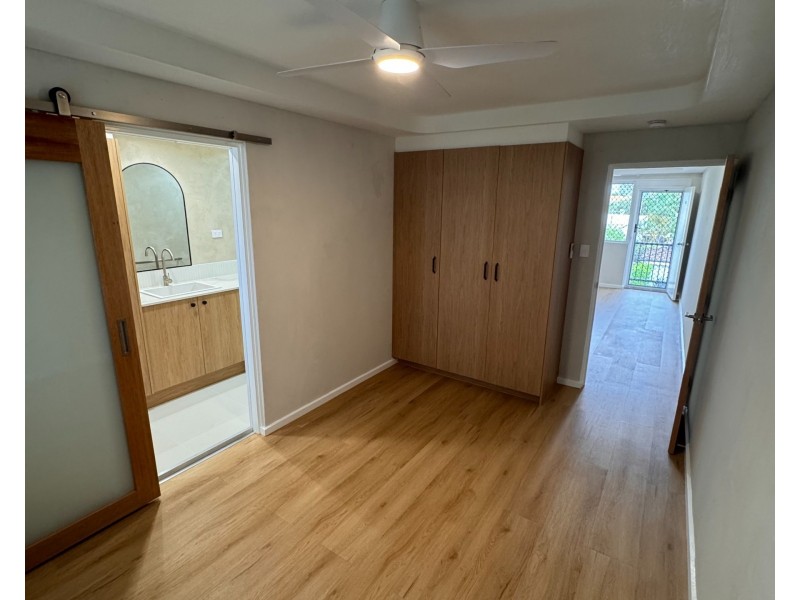11/22 Leonard Avenue, Surfers Paradise QLD 4217