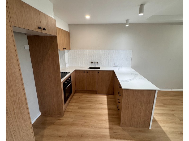 11/22 Leonard Avenue, Surfers Paradise QLD 4217
