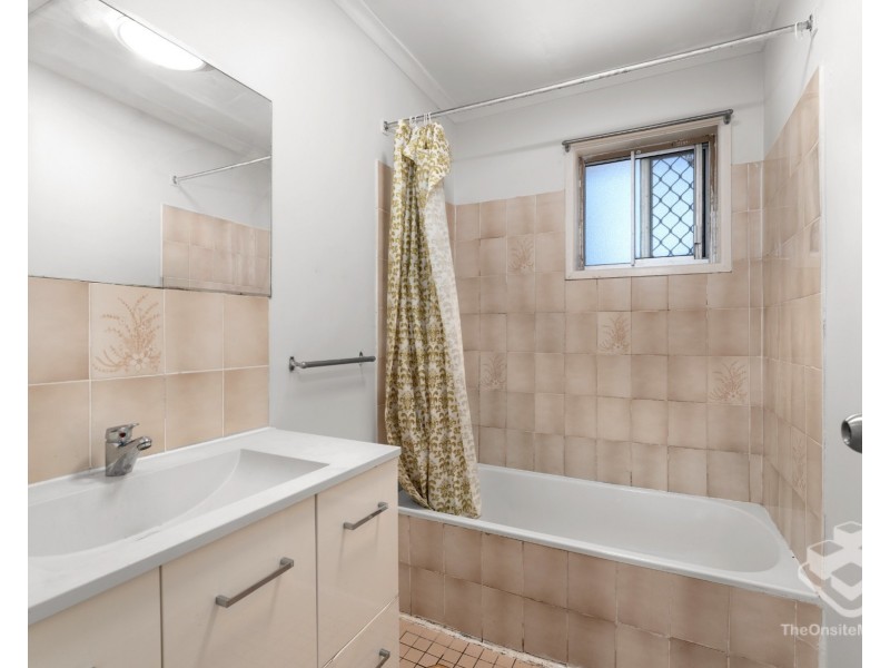 8 Harnell Court, Goodna QLD 4300