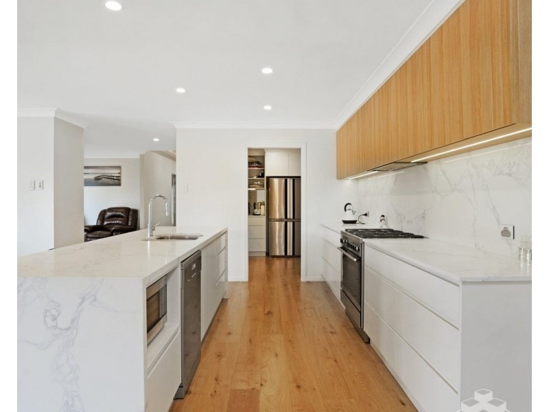 71 Clover Hill Drive, Mudgeeraba QLD 4213