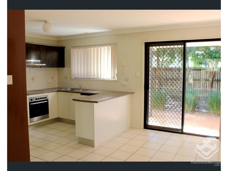 2/216 Trouts Road, Mcdowall QLD 4053
