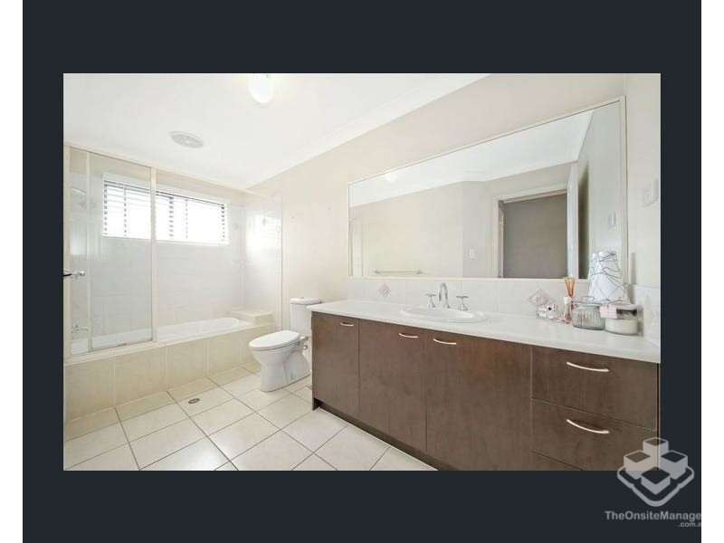 2/216 Trouts Road, Mcdowall QLD 4053